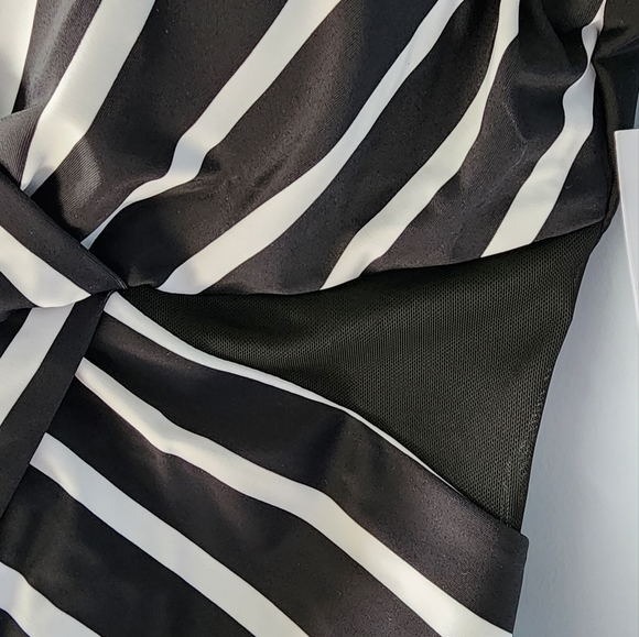 Meet.Curve one-piece size XL adjustable strap mesh cut-out swimsuit - Picture 3 of 4